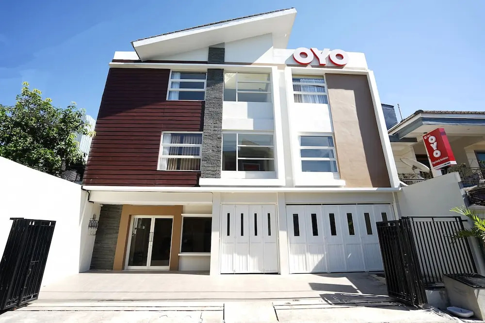 Urbanview Erga Family Residence Syariah Surabaya by RedDoorz