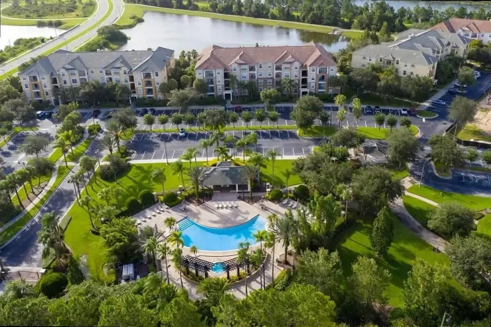 Spacious 2Bd Condo - Pool Hot Tub - Near I-drive