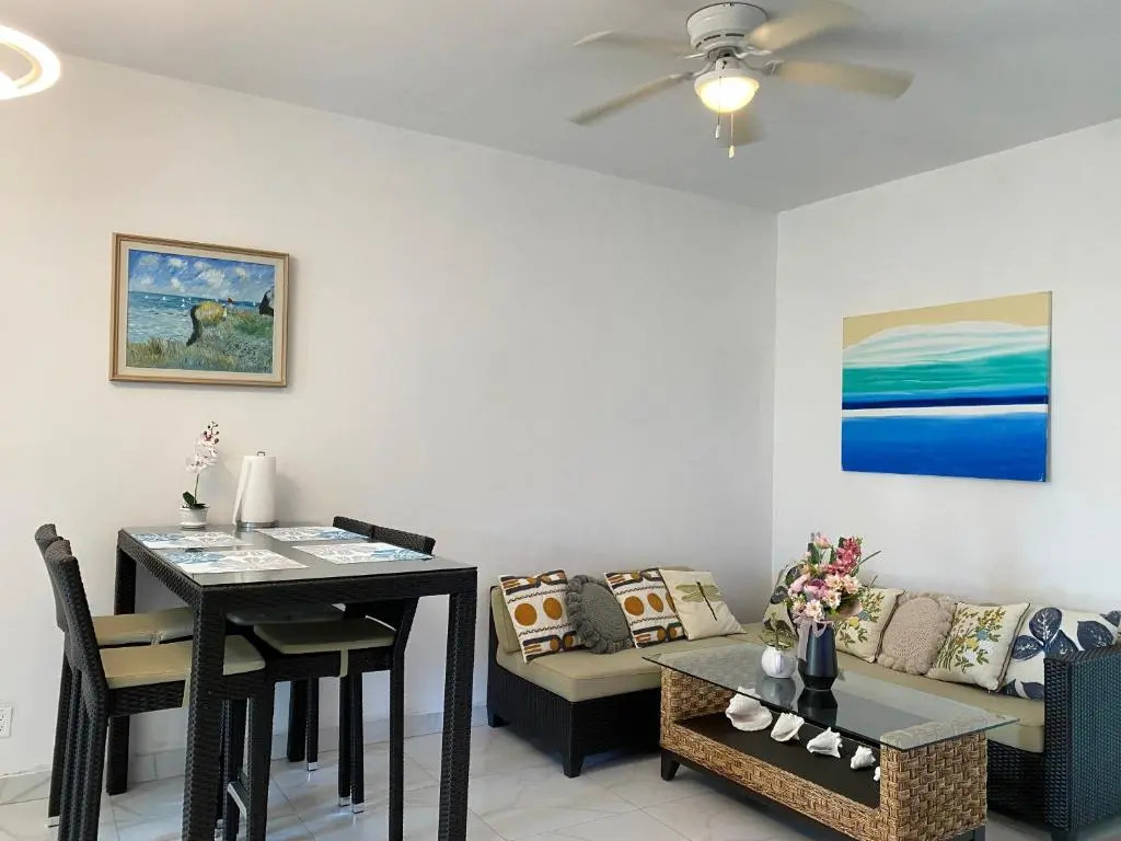 Lovely 2-bedroom Apartment in Venetian Road