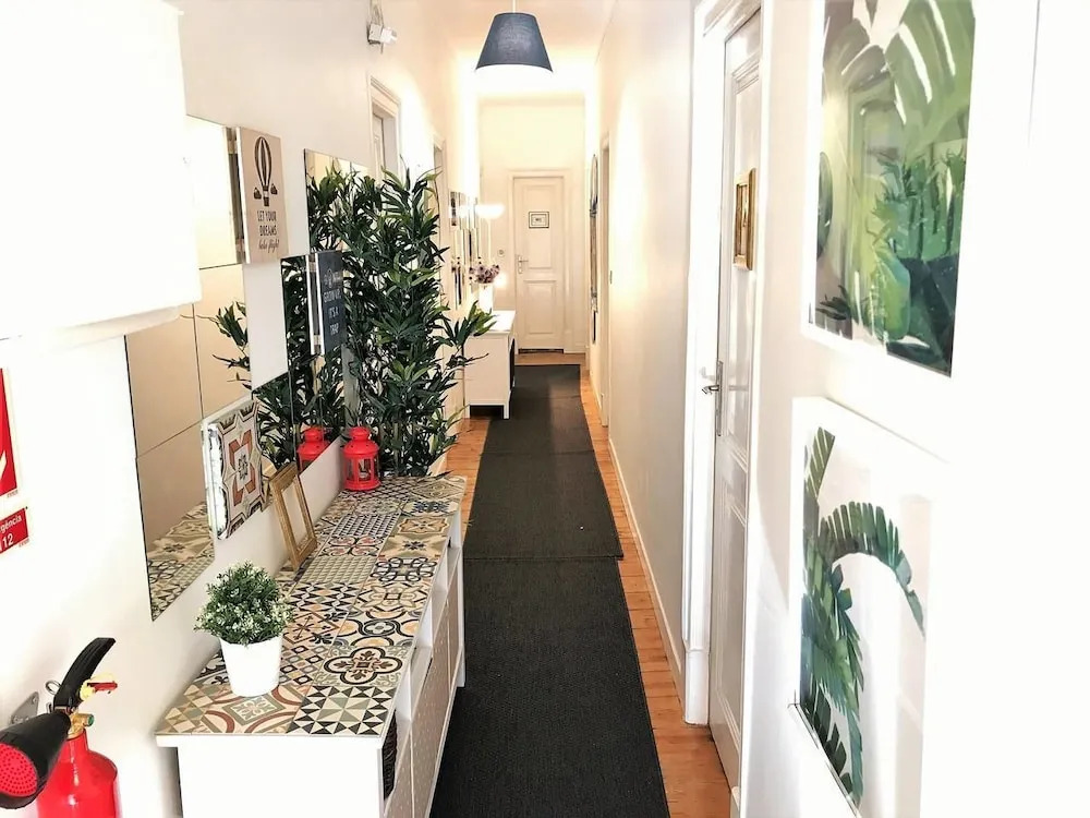 Gonçalves Crespo Rooms