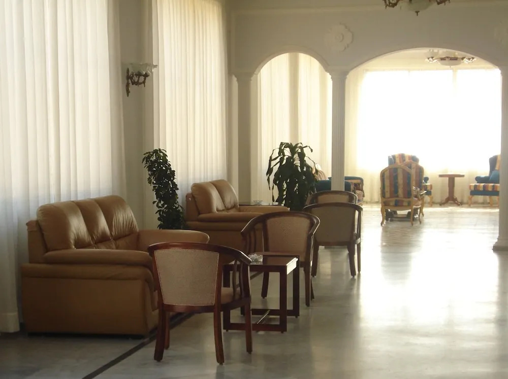 Al Sakhra Hotel