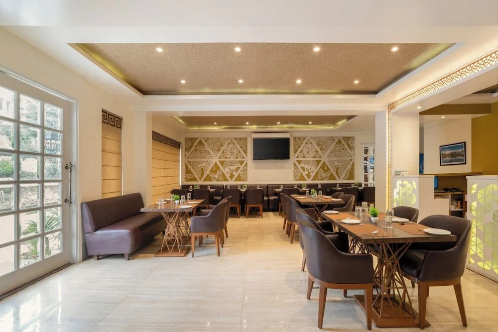 Clarks Inn Bhowali