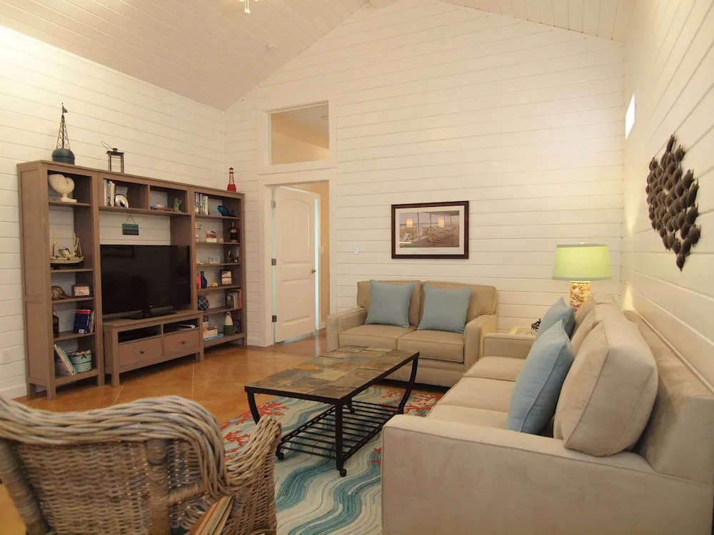 The Sea Monkee Pb216 3 Bedrooms 2 Bathrooms Condo