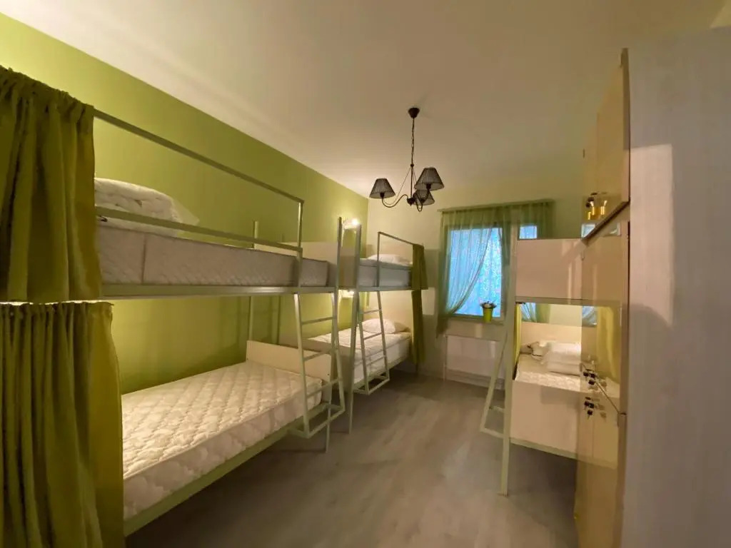 Santorini Hotel & Hostel