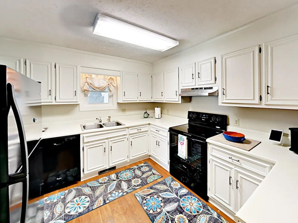 1721 Landing Road Home 3 Bedrooms 2 Bathrooms Home