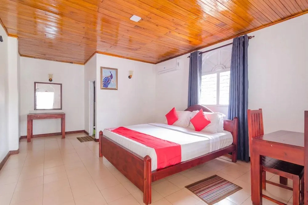 OYO 385 Sanri Villa Negombo