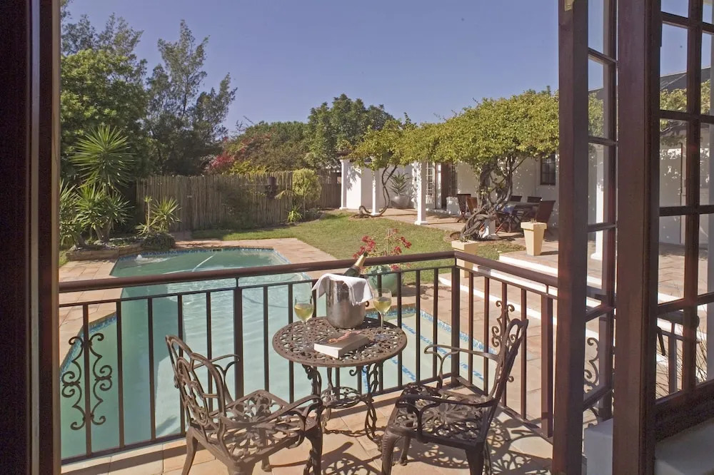 Three Palms Luxury Cottage