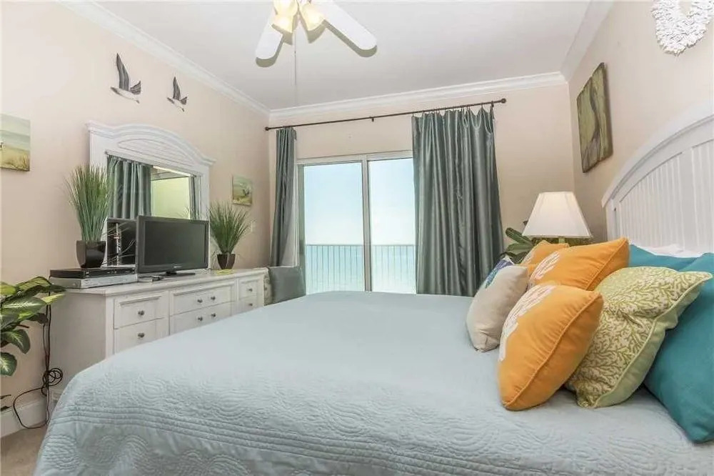 Crystal Shores 704