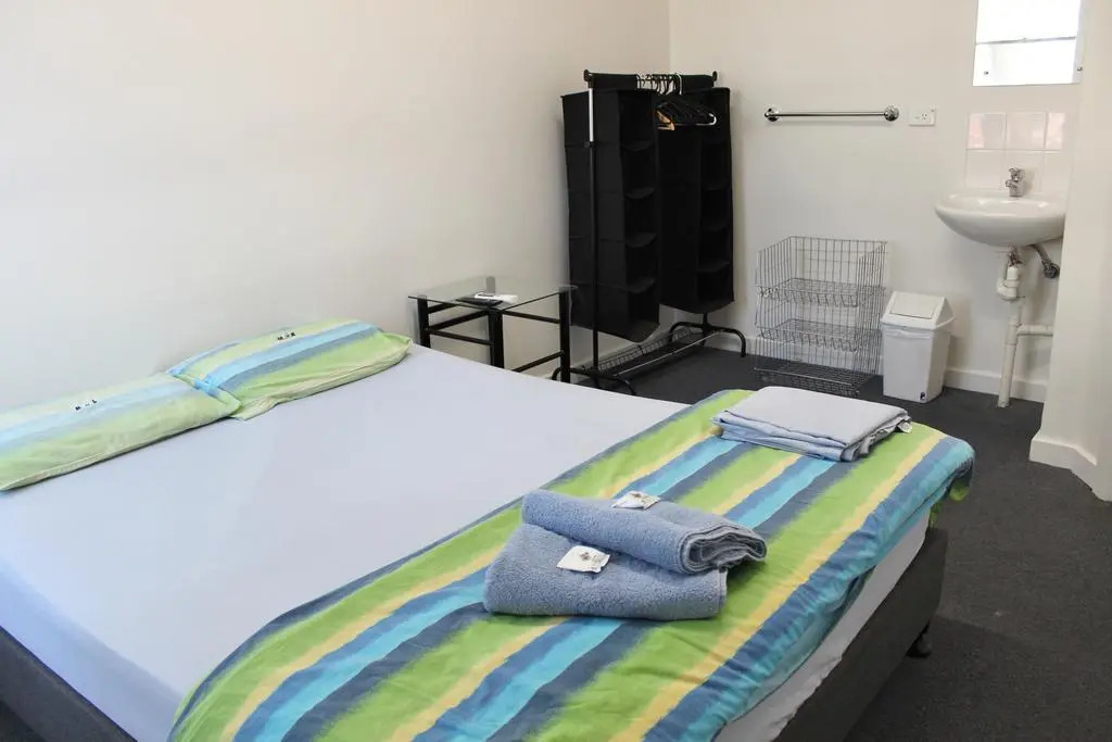 The Guesthouse - Hostel