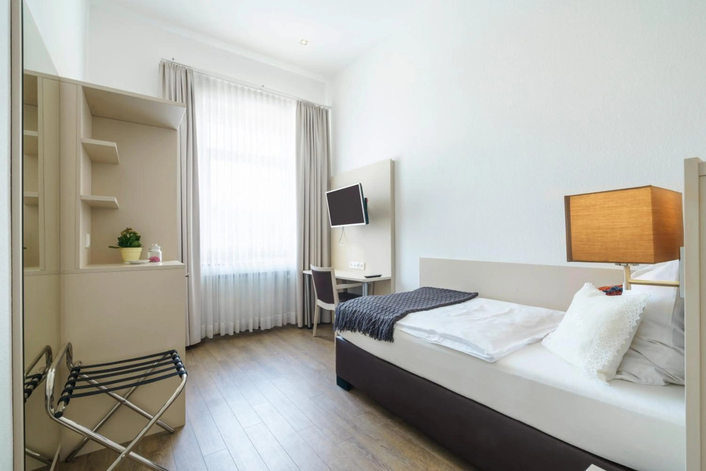 Tante ALMAs Kölner Hotel