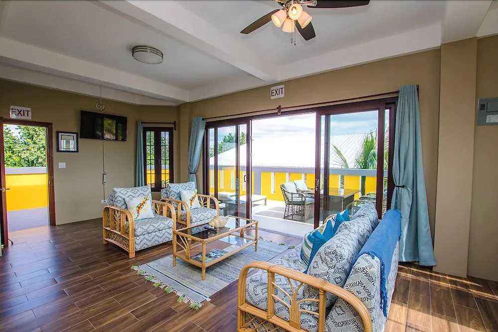 KhalKob's Belize