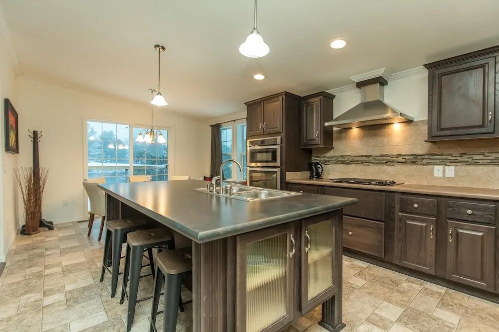 River Rock Walking Distance to Port Carling - Newer 3 bed 2 Bath