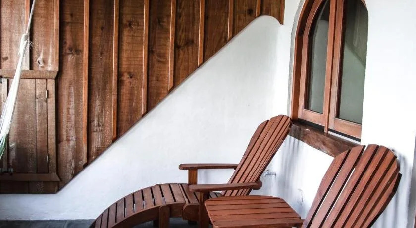 Tranquilseas Eco-Lodge And Diving Center