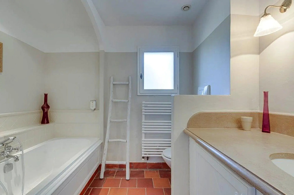 Terraced house in Domaine de Saint-Endréol with golf, SPA and communal pool