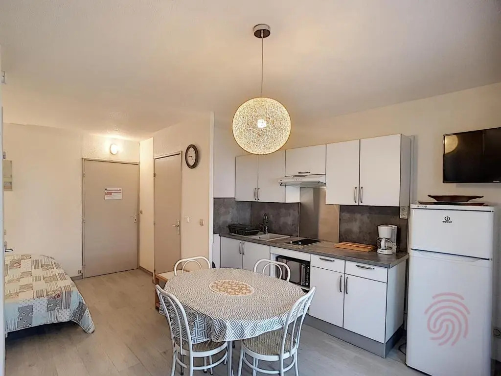 Appartement Lamalou-les-Bains, 1 pièce, 2 personnes - FR-1-451-96