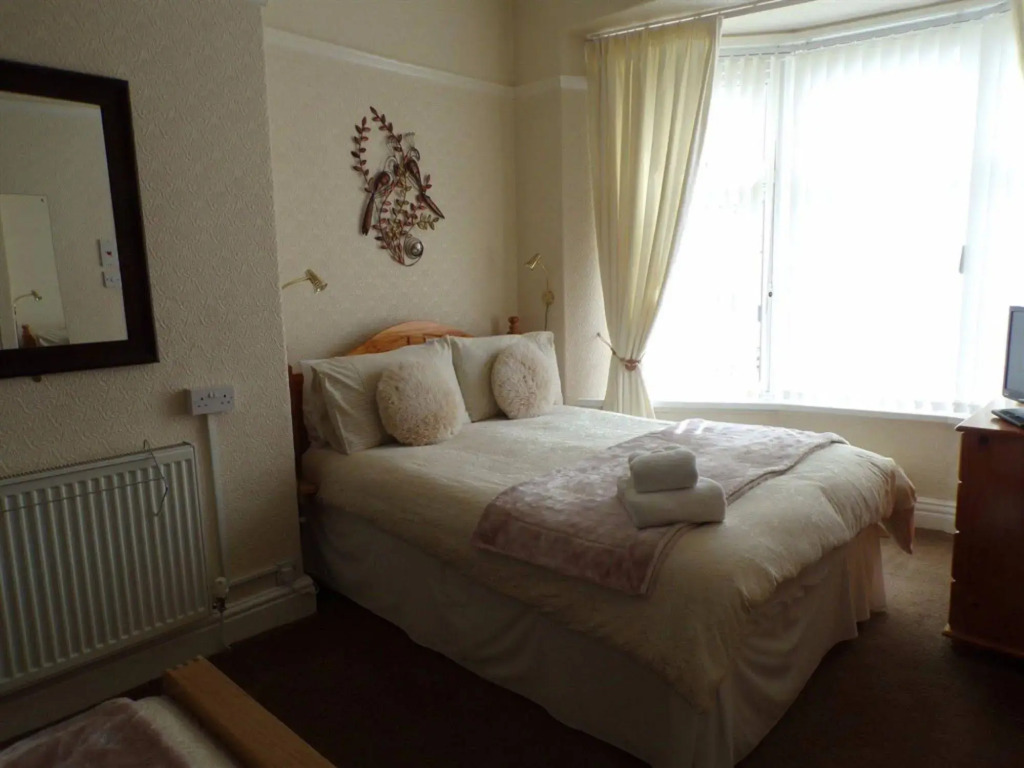 The Grosvenor View - Guest House