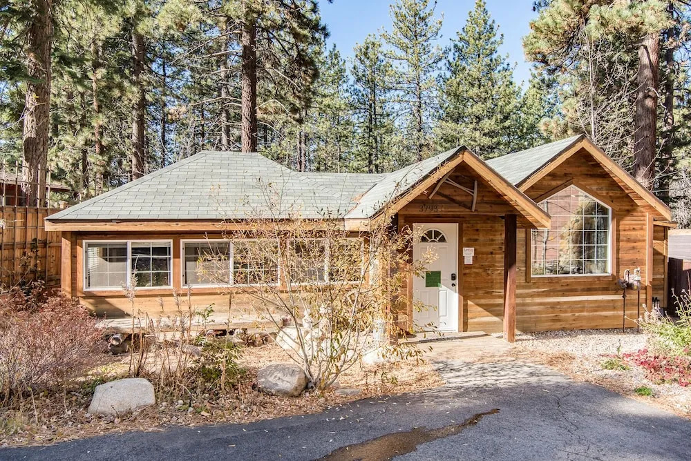 Updated Lake Tahoe House - 1 Br home by RedAwning