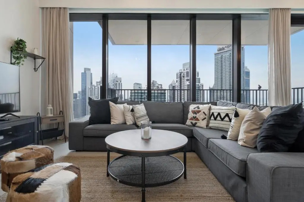 Monty - Breathtaking City Views From DT Apt with Terrace