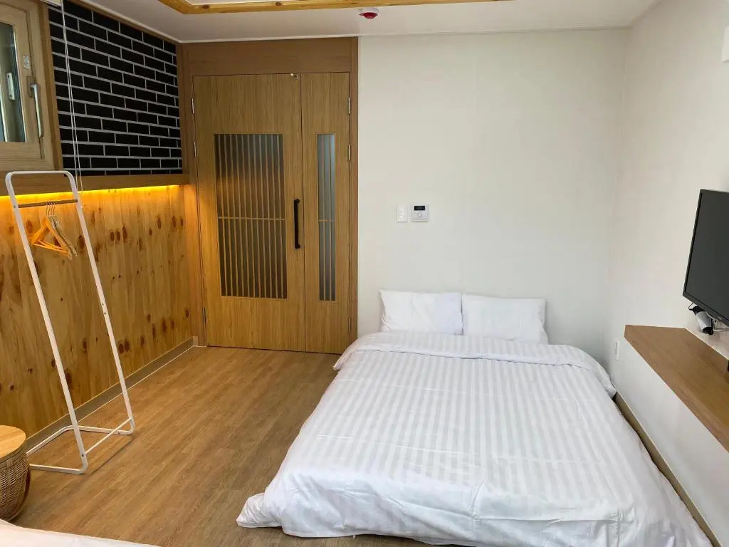 38th Street Guesthouse