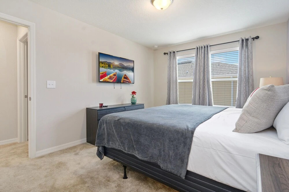 Four Bedroom Sleeps 10 w Gameroom 5152a