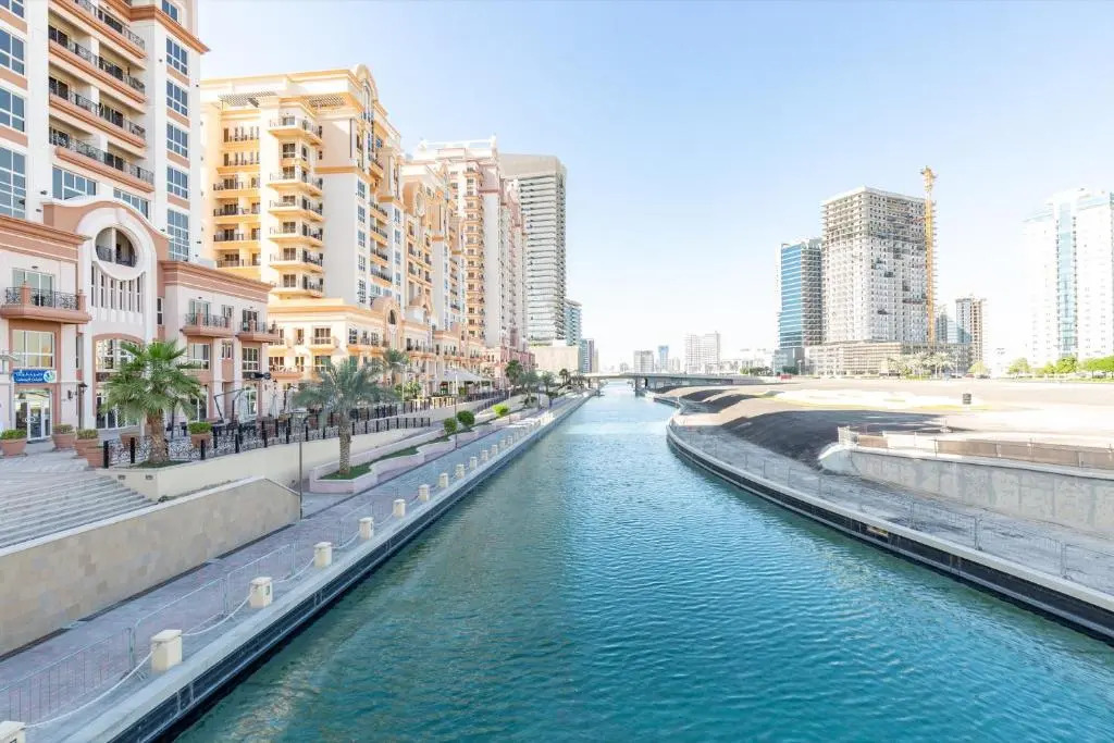 Frank Porter - Canal Residence