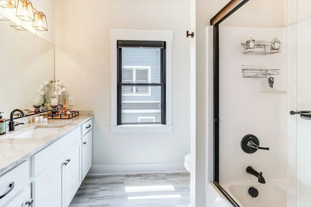 Private Sauna & Game Room: Lakefront Moneta Gem