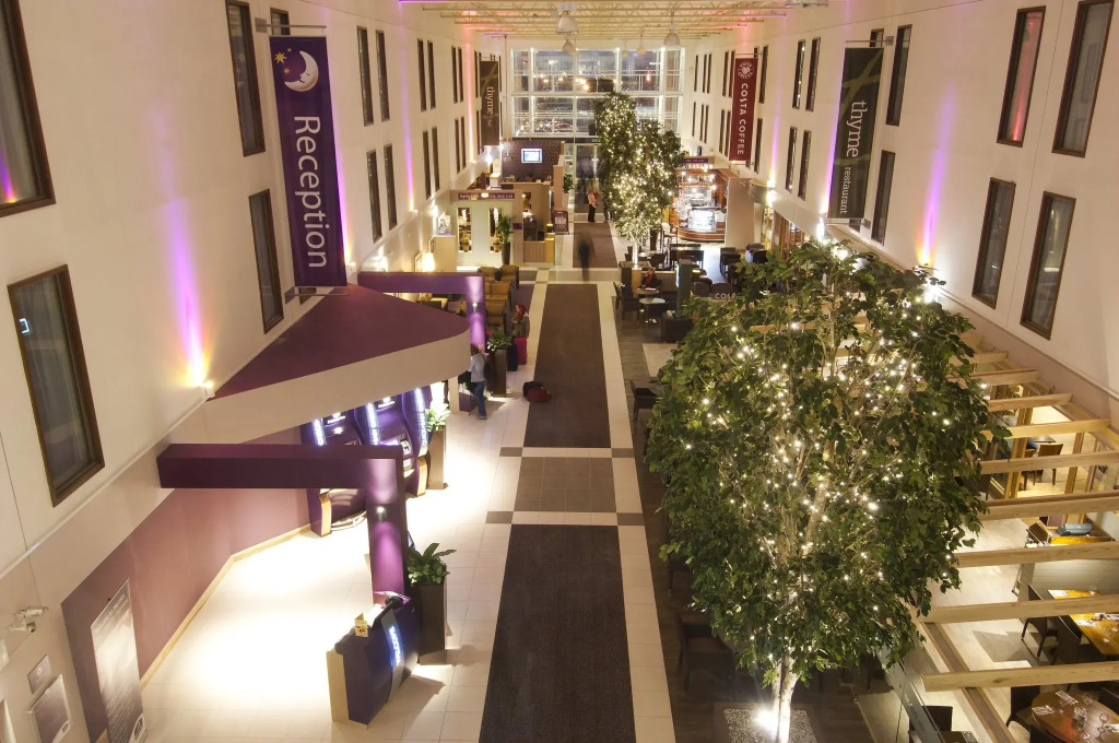 Premier Inn Heathrow Airport T2 & T3 (Bath Road)