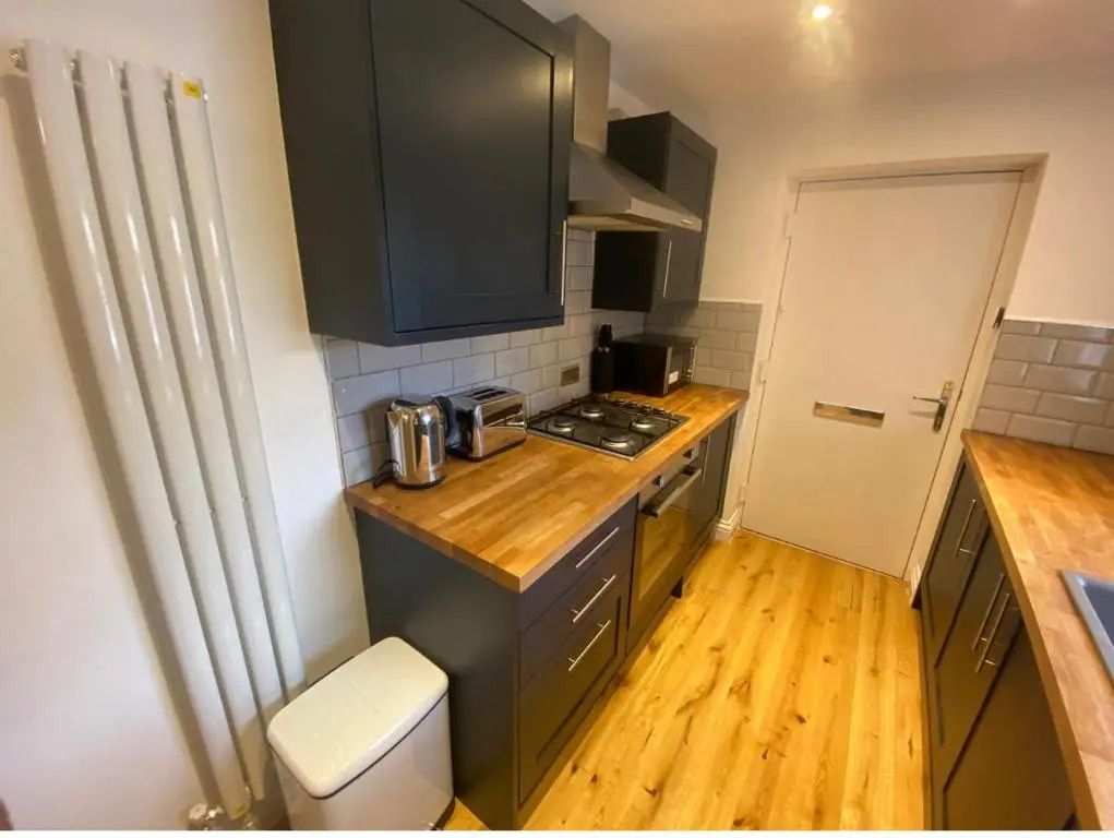 Spacious and bright 1 - bedroom rental unit