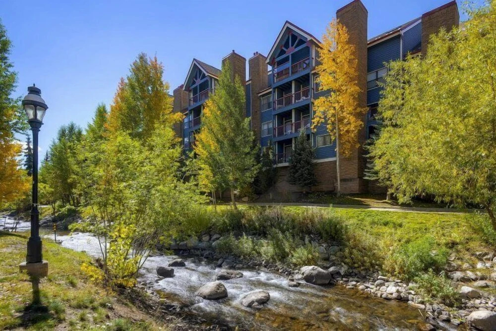 1 Bedroom Ski in Condo Only One Block From Historic Downtown, Shopping, Restaurants and Entertainment