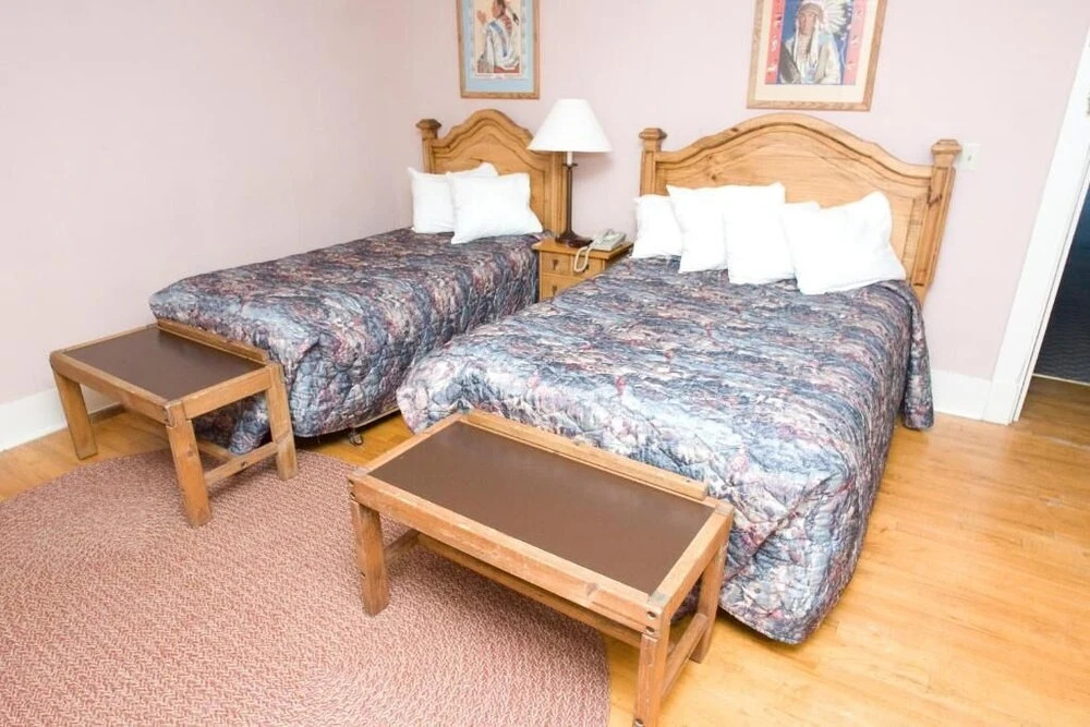 Glacier Park Lodge