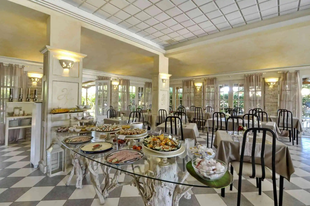 Nefeli Hotel