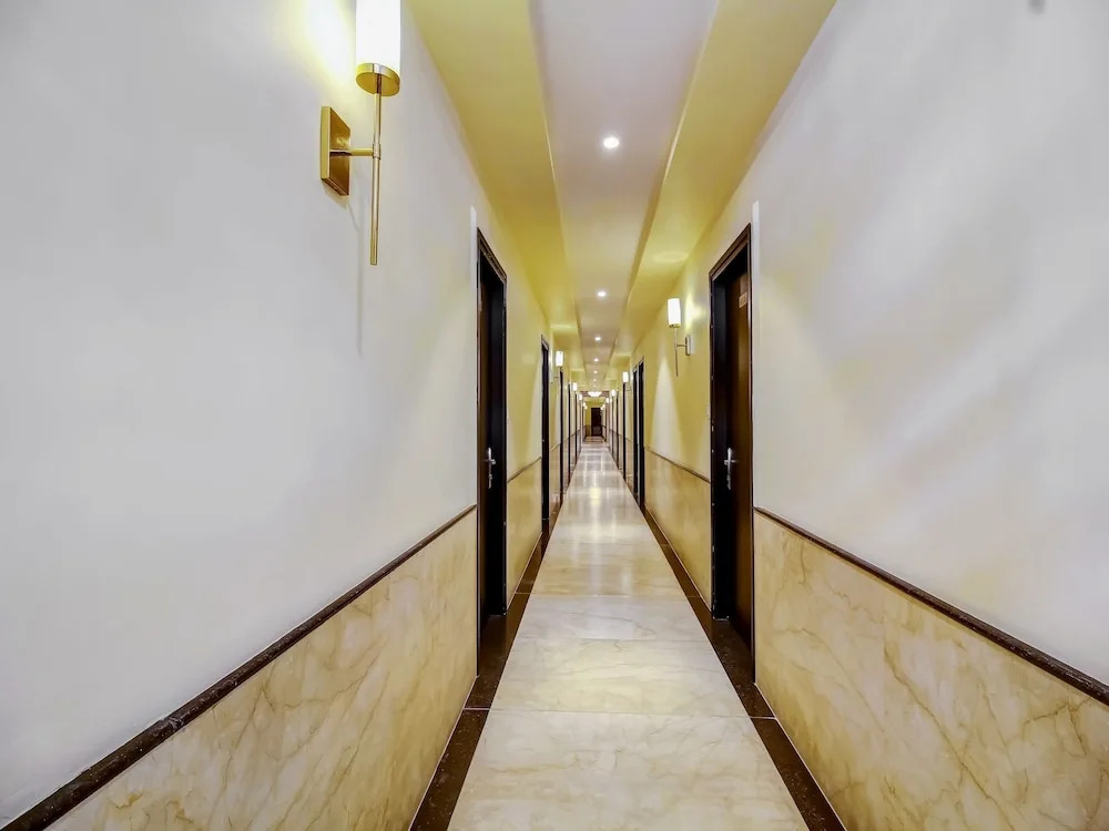 Capital O 28086 Sindhura Grand