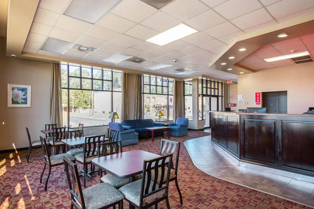 Econo Lodge Garden City - Savannah