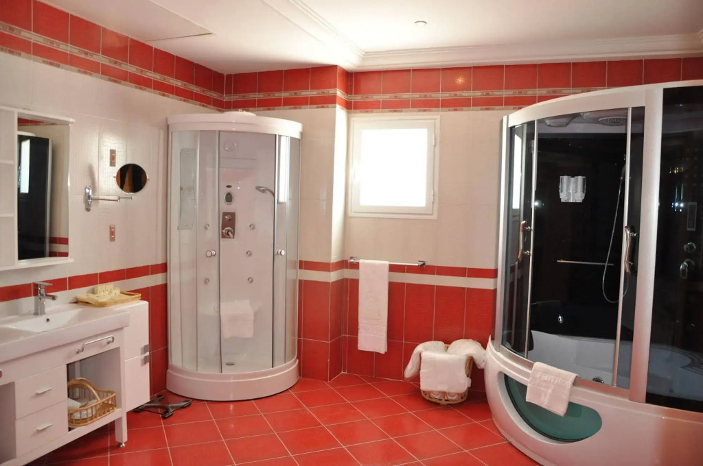 The Penthouse Suites Hotel