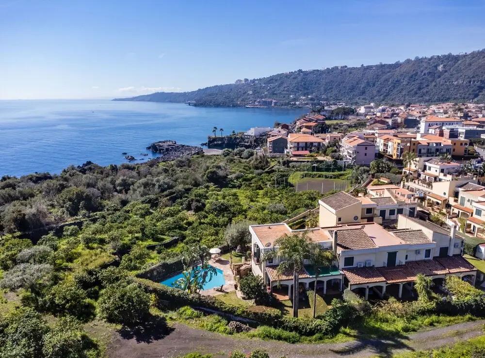 Villa Leone with Pool by Wonderful Italy