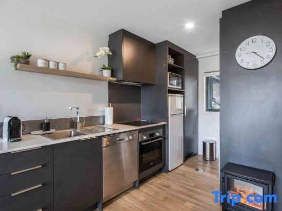 Newtown Tranquility Spacious 2-Bedroom Apartment