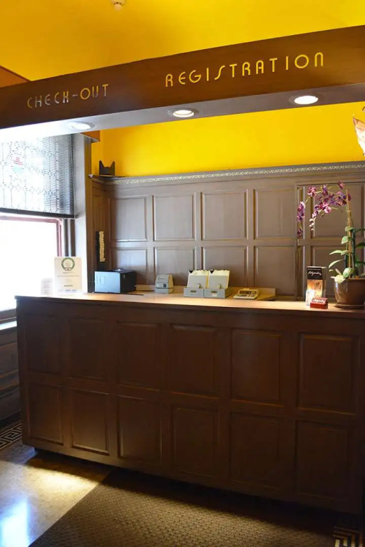 Alexander Inn
