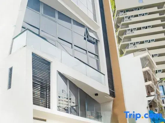 Dolphin Hotel Nha Trang
