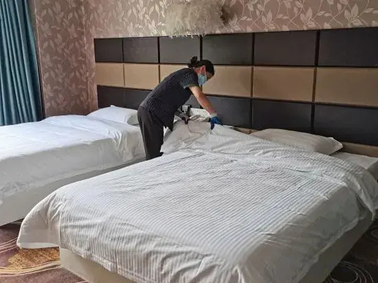 Loft Holiday Hotel (Lianyungang Minzhu Road Old Street Branch)