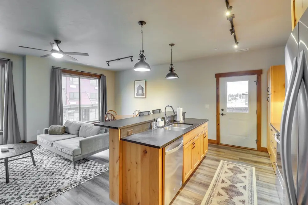 Downtown Columbia Falls Condo: 16 Mi to Ski Resort