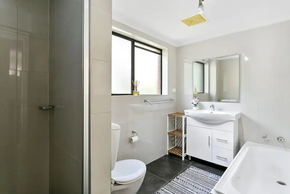 Bondi Bliss Lamrock
