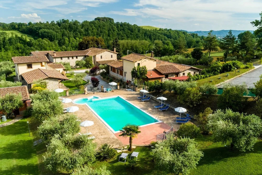 Mansion in Perugia with Pool & Green Hills