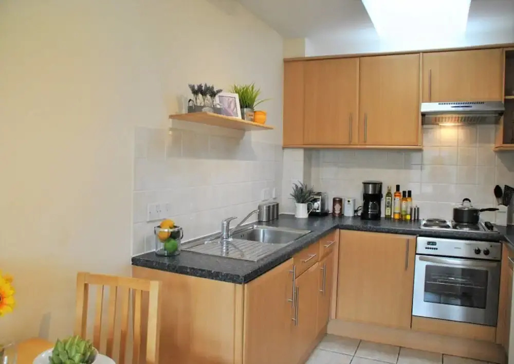 Alexandra Court One Bedroom Central Windsor Flats with Parking