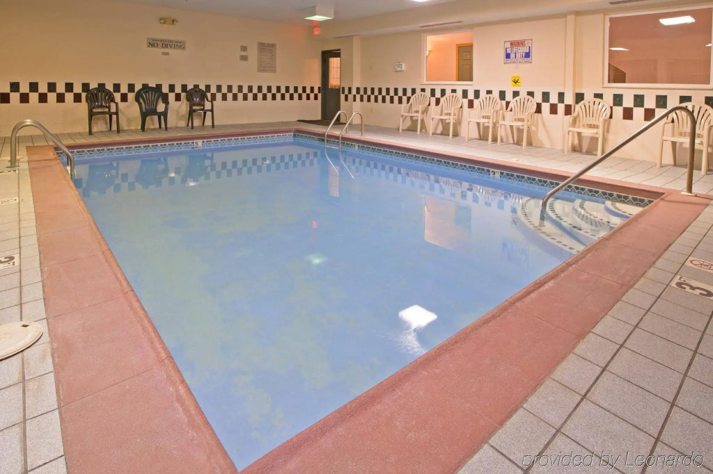 Country Inn & Suites by Radisson, Indianapolis South, IN