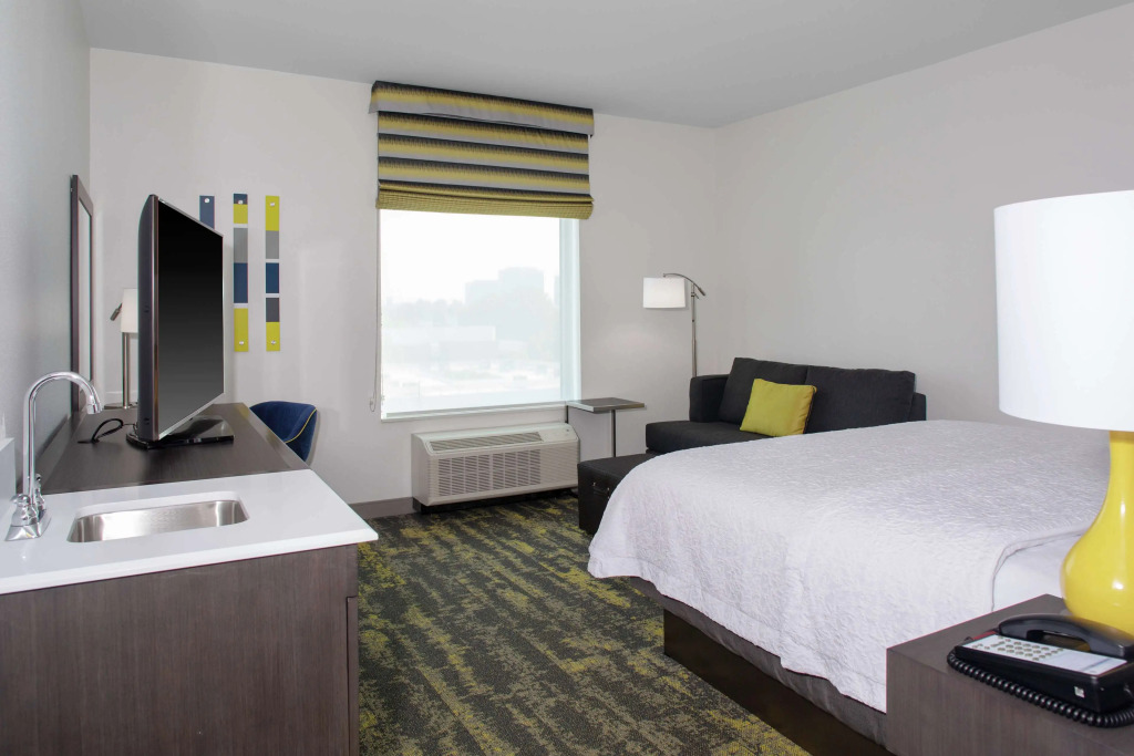 Hampton Inn & Suites Irvine/Orange County Airport