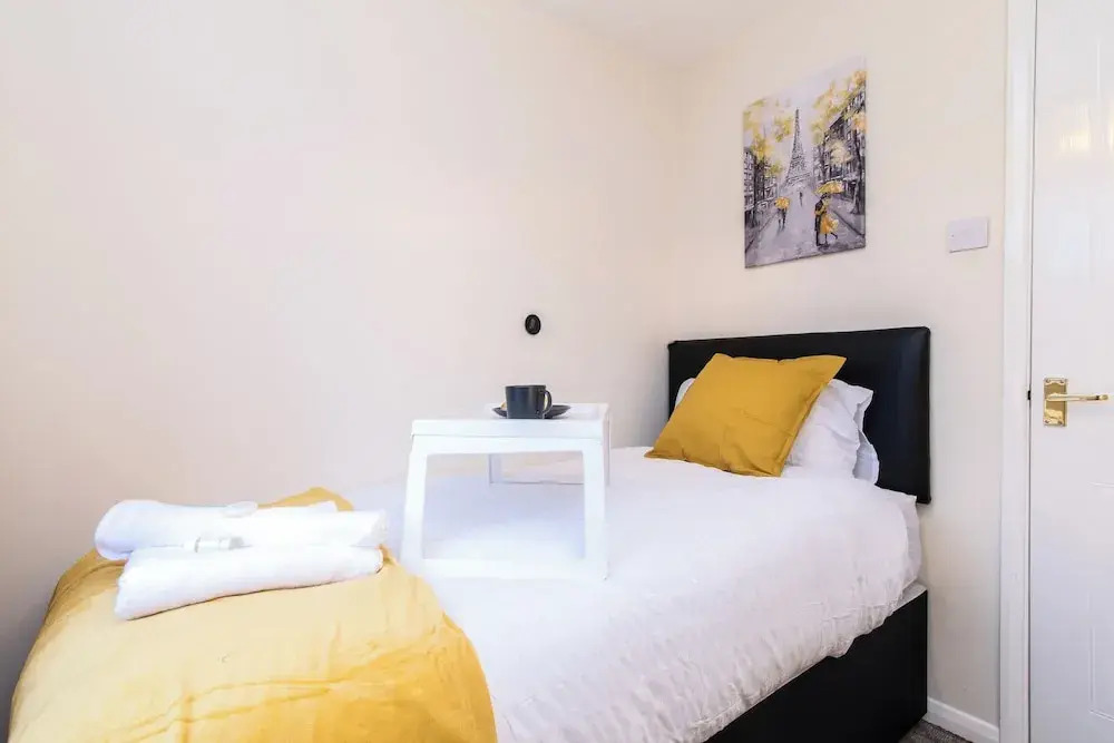 3-Bed House in Coventry with Free Parking & Private Garden By Sublime Stays