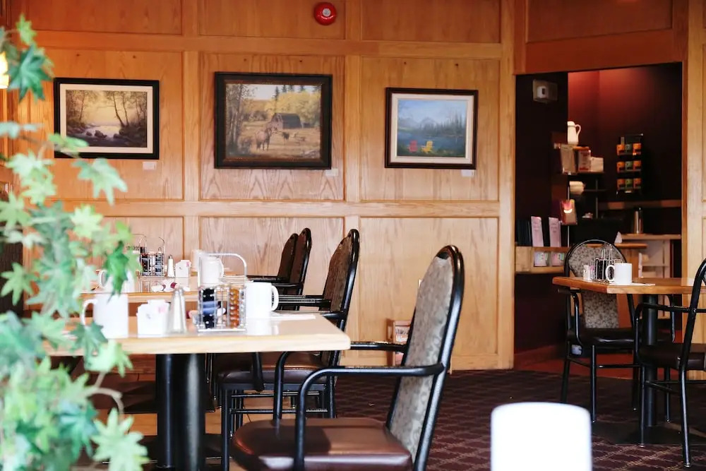 Tamarack Motor Inn