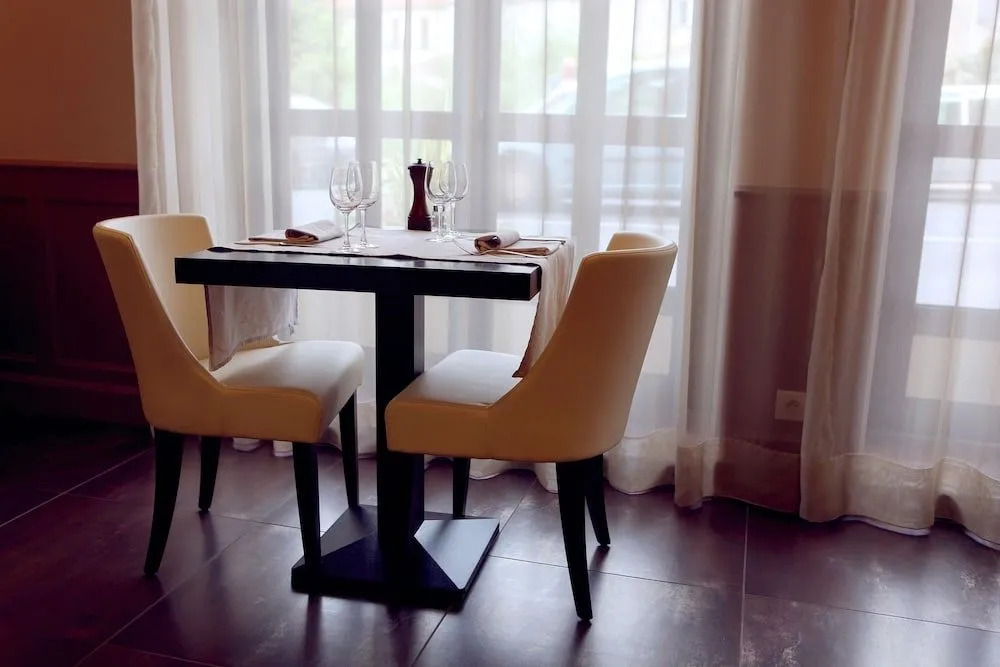 Logis Hôtel Restaurant de la Paix