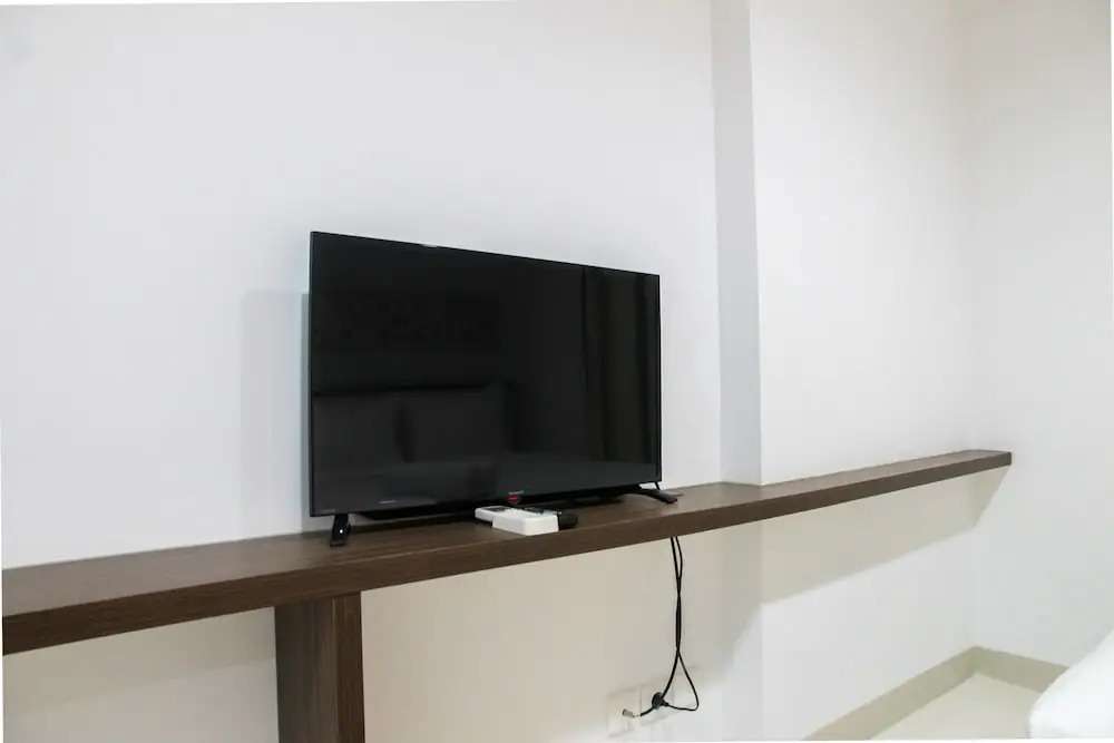 Cozy Studio Room Azalea Suites Apartment