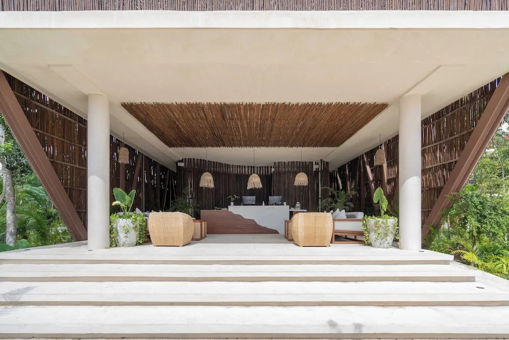 Extraordinary Penthouse, private rooftop and pool, capacity for 9 guests